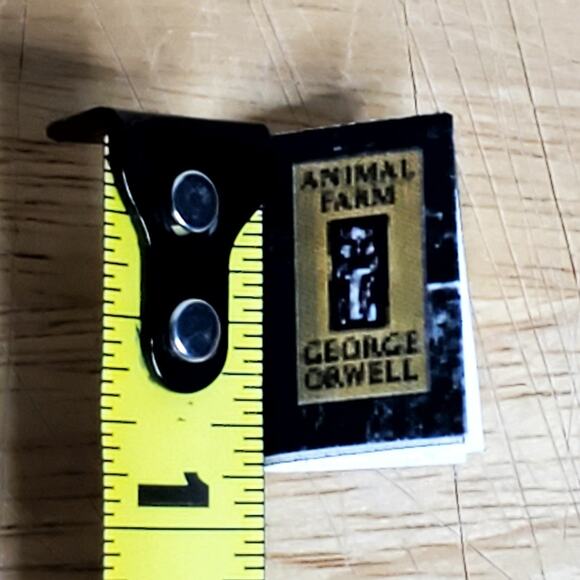 Hardcover Book Animal Farm 1:12 Scale Dollhouse Miniatures - Picture 5 of 5